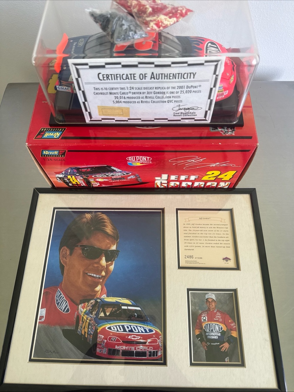 Jeff Gordon 2001 DuPont 1:24 Diecast w/ COA & Framed Limited Edition Display